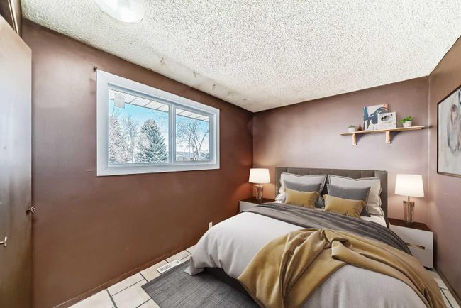 887 Abbeydale Drive Ne, Home with 3 bedrooms, 1 bathrooms and 4 parking in Calgary AB | Image 9