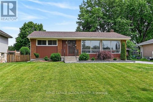 21 Brier Cres, Brantford, ON, N3R3M5 | Card Image