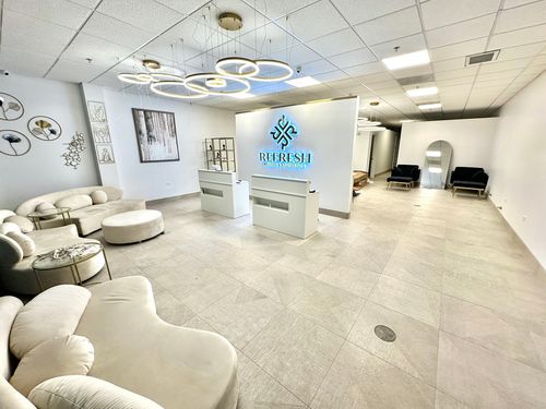 274 W North Ave, Addison, IL, 60101-4910 | Card Image