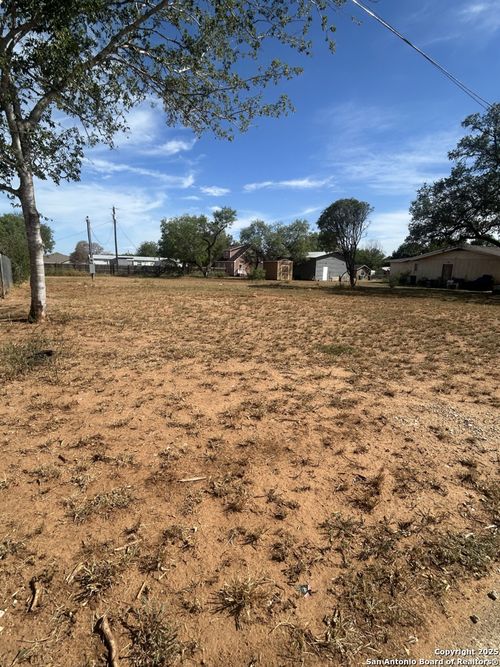 1208 Plum St, Jourdanton, TX, 78026-2331 | Card Image