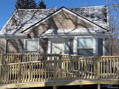 19767 Greenview Road, Detroit, MI, 48219 | Card Image
