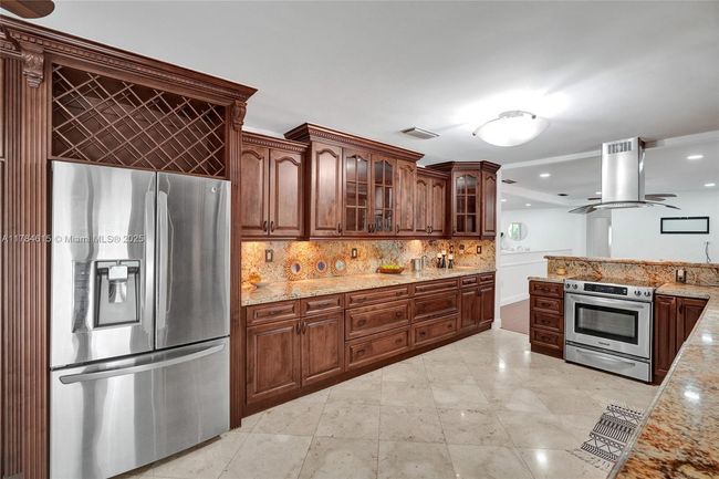 7360 Sw 120 Th St, House other with 4 bedrooms, 2 bathrooms and null parking in Pinecrest FL | Image 6