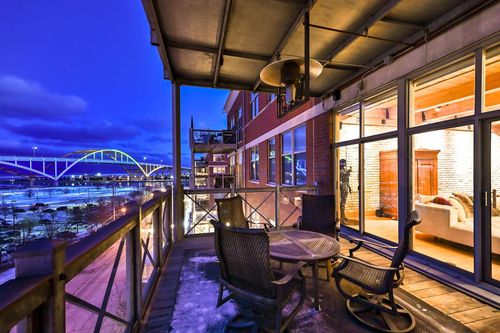 514-541 E Erie Street, Milwaukee, WI, 53202 | Card Image