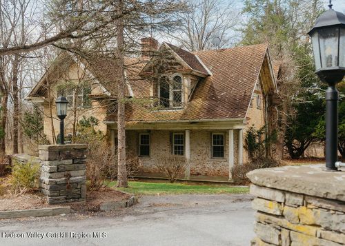 7 Ferncliff Dr, Rhinebeck, NY, 12572-2068 | Card Image