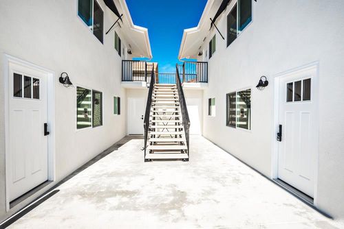 a-555 N Olive Street, Orange, CA, 92867 | Card Image