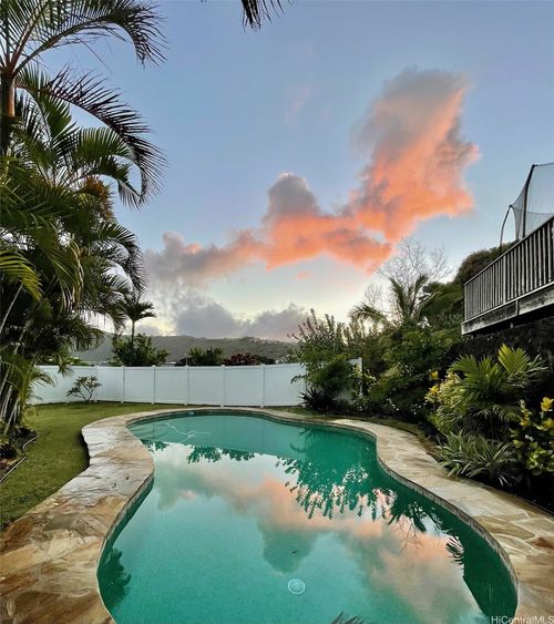 827 Kalalea St, Honolulu, HI, 96825-2504 | Card Image
