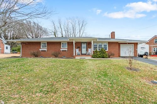 375 E Pine St, Wytheville, VA, 24382-3623 | Card Image