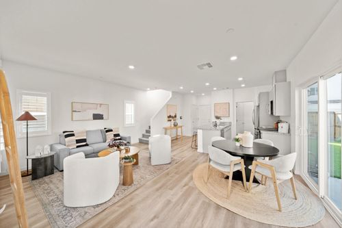 5600 Molino Cir, Roseville, CA, 95747-4594 | Card Image