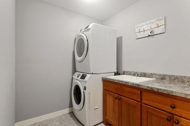 Upper Level Laundry | Image 37