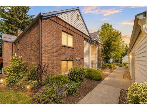 49-15015 Ne Sacramento St, Portland, OR, 97230 | Card Image