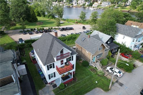 19 Remington St, Warwick, RI, 02888-1639 | Card Image