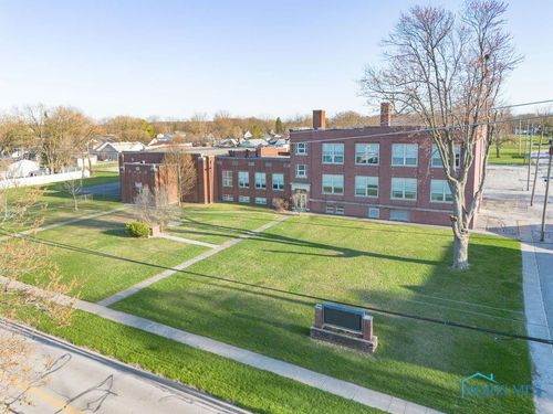 200 E Union St, Walbridge, OH, 43465-1417 | Card Image