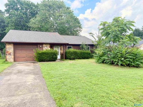 1009 Riverchase Drive Se, Huntsville, AL, 35803 | Card Image