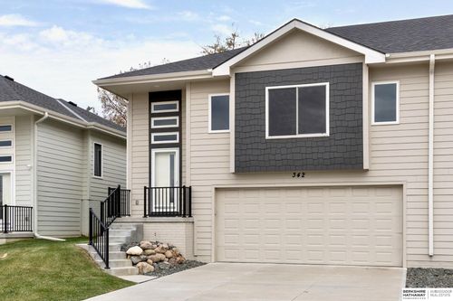 342 N Allen St, Bennington, NE, 68007-5050 | Card Image