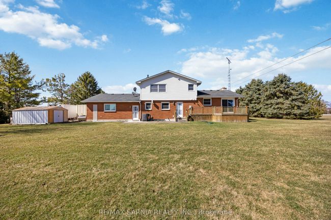 4186 Fairweather Rd, House other with 4 bedrooms, 2 bathrooms and 6 parking in Petrolia ON | Image 37