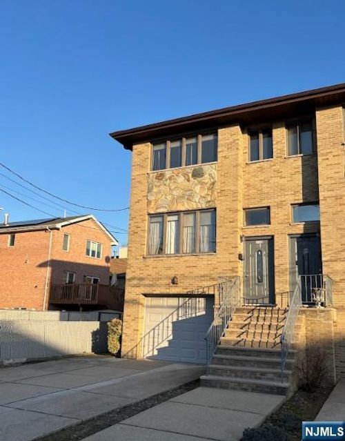 2417 Camner St, Fort Lee, NJ, 07024-3901 | Card Image