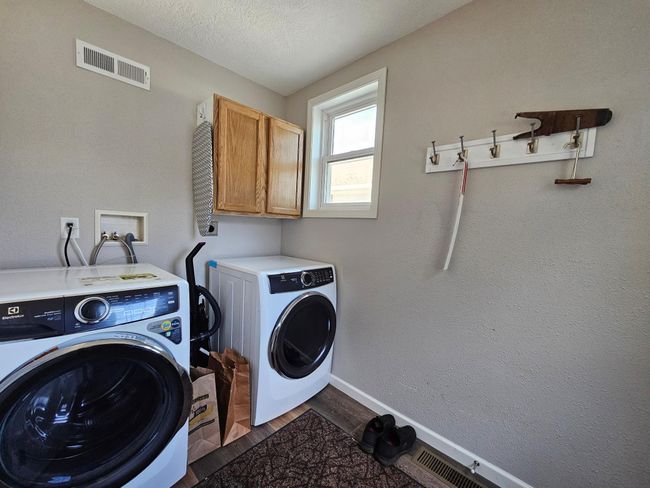 411 W Main St, House other with 4 bedrooms, 2 bathrooms and null parking in Pipestone MN | Image 19
