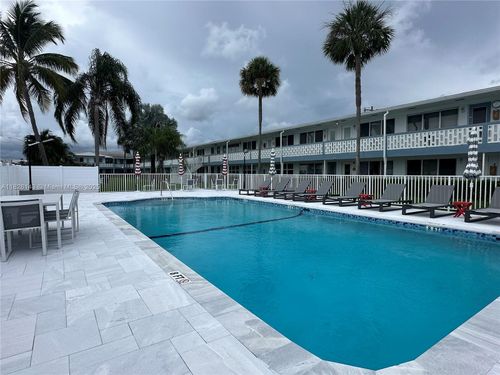 apt-207-801 Atlantic Shores Blvd, Hallandale Beach, FL, 33009-2637 | Card Image