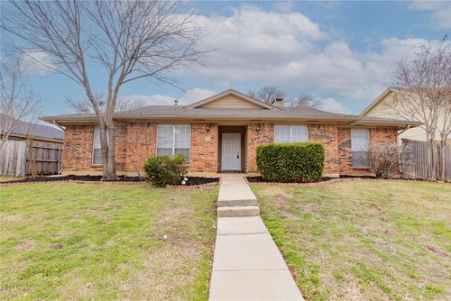 1711 Elizabeth Dr, Carrollton, TX, 75007-2614 | Card Image