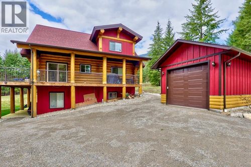 2589 Airstrip Rd, Anglemont, BC, V0E1M8 | Card Image
