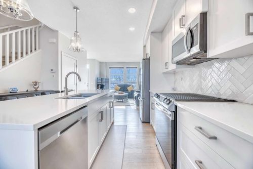 196 Wolf Hollow Pk Se, Calgary, AB, T2X4M6 | Card Image