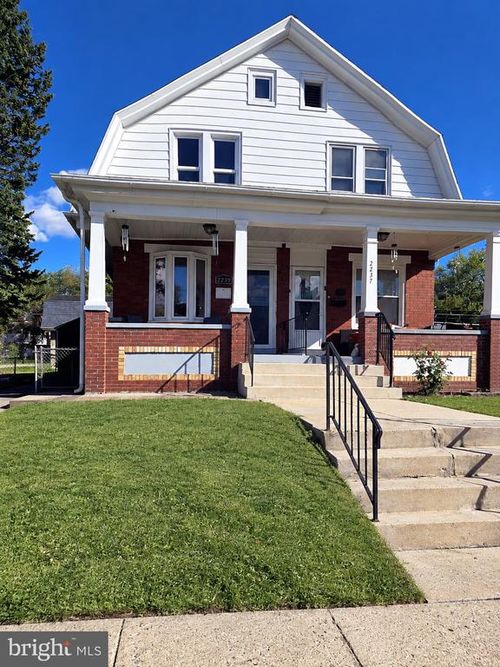 2239 Raymond Ave, READING, PA, 19605-3032 | Card Image
