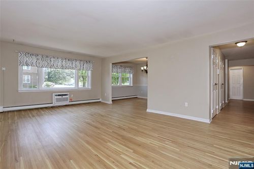 605 Grove St, Clifton, NJ, 07013-3849 | Card Image