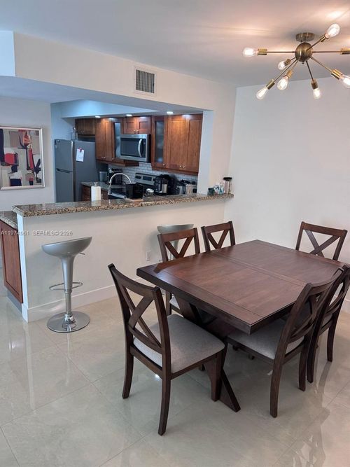 208-18860 Nw 57th Ave, Hialeah, FL, 33015 | Card Image