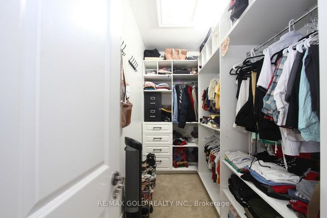 14 Ladbrook Cres, House other with 7 bedrooms, 5 bathrooms and 4 parking in Brampton ON | Image 20