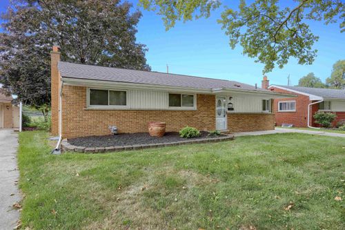 32101 Saint Annes Dr, Warren, MI, 48092-3851 | Card Image