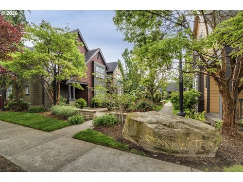 7084 Ne Stonewater St, Hillsboro, OR, 97124 | Card Image