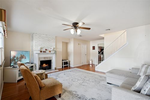 apt-7-88 E Valley Stream Blvd, Valley Stream, NY, 11580-6300 | Card Image