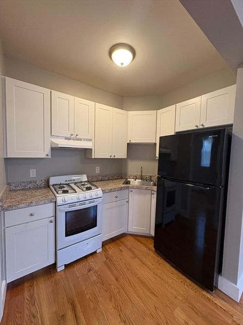 apt-8-20 High St, Lynn, MA, 01902-3900 | Card Image