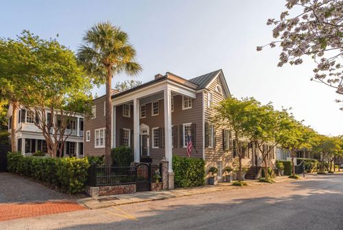 18 Water St, Charleston, SC, 29401-2726 | Card Image