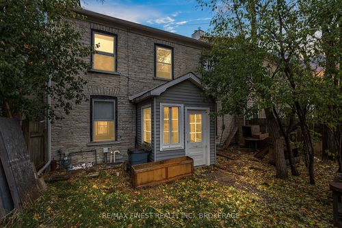 {{alt}} | Card Image