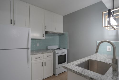 apt-10-5216 Arboles Dr, Houston, TX, 77035-2821 | Card Image
