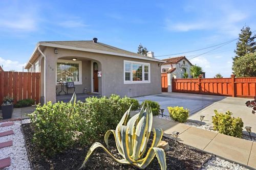 166 E Humboldt St, San Jose, CA, 95112-5905 | Card Image