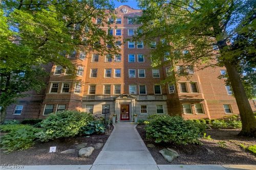 203-13500 Shaker Blvd, Cleveland, OH, 44120-1561 | Card Image
