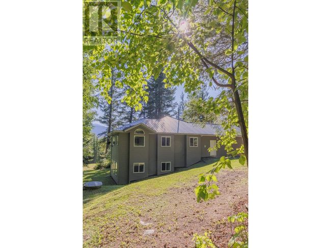 4040 Mountain View Rd, House other with 4 bedrooms, 3 bathrooms and null parking in Mcbride BC | Image 5