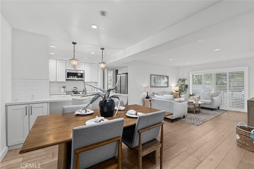 unit-101-5257 Radford Ave, Valley Village, CA, 91607-4410 | Card Image