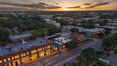 4212 Main St, Dallas, TX, 75226-1145 | Card Image
