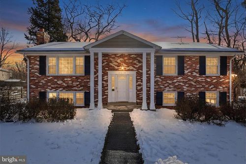 3519 Woodburn Rd, ANNANDALE, VA, 22003-1374 | Card Image