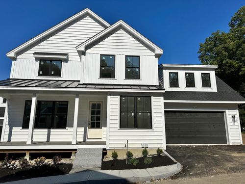 51B Chevrolet Ave, Portsmouth, NH, 03801-5195 | Card Image