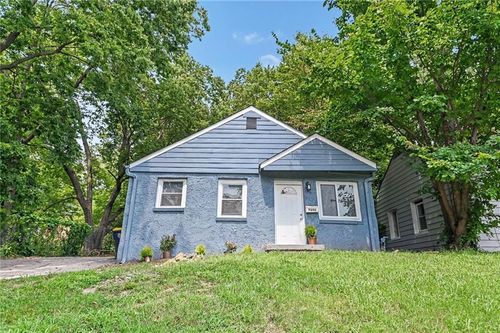 1842 E 77th St, Kansas City, MO, 64132-2145 | Card Image