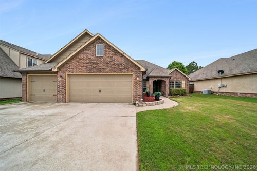 7404 83rd St, Owasso, OK, 74055-9005 | Card Image