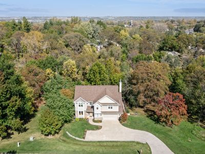 34522 Edgewater Circle, Home with 5 bedrooms, 2 bathrooms and null parking in Cumming IA | Image 2