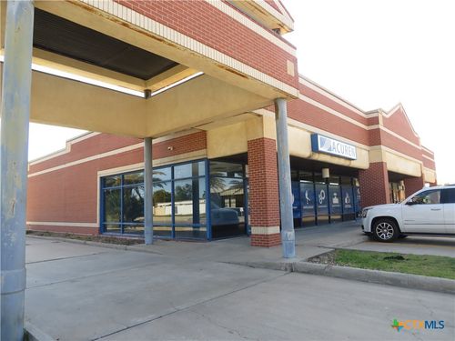 1205 W Austin St, Port Lavaca, TX, 77979-3701 | Card Image