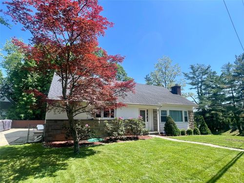 28 Cooper Ln, Larchmont, NY, 10538-1820 | Card Image