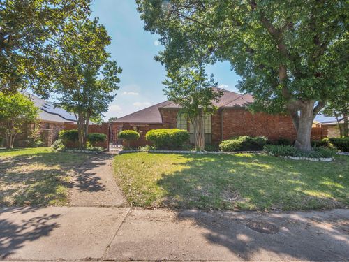 10211 Shadow Way, Dallas, TX, 75243-5047 | Card Image