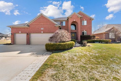 21736 Pine Cone Dr, Macomb, MI, 48042-4365 | Card Image